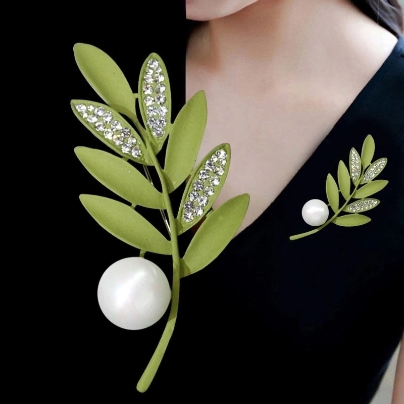 Elegant Glam Pin Geometric Alloy Plating Inlay Artificial Pearls Rhinestones Shell Women’s Brooches