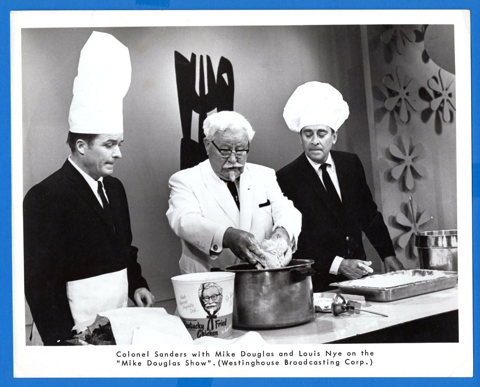 COLONEL SANDERS MIKE DOUGLAS LOUIS NYE TV Show Vintage 8x10 Promo Photo Poster painting