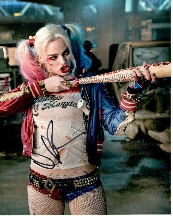 MARGOT ROBBIE signed 8x10 SUICIDE SQUAD HARLEY QUINN Photo Poster painting