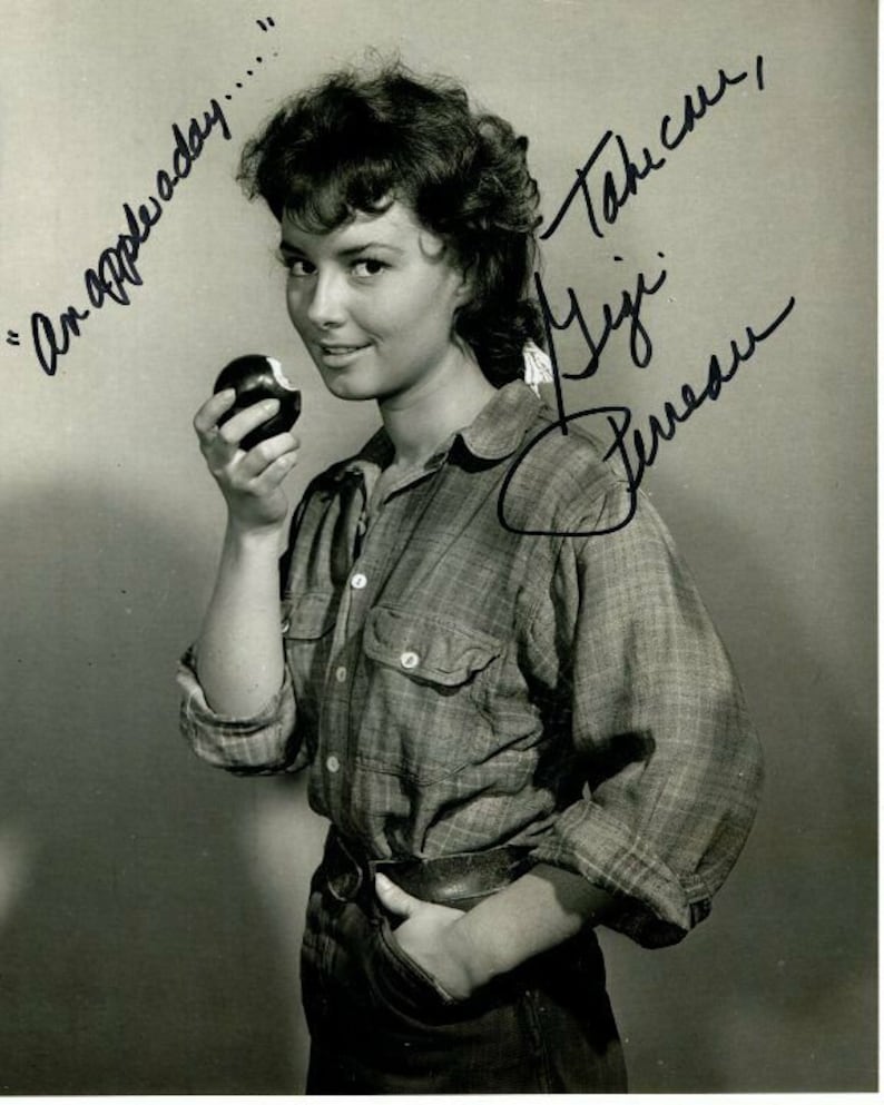 Gigi perreau signed autographed the rifleman heller chase Photo Poster painting