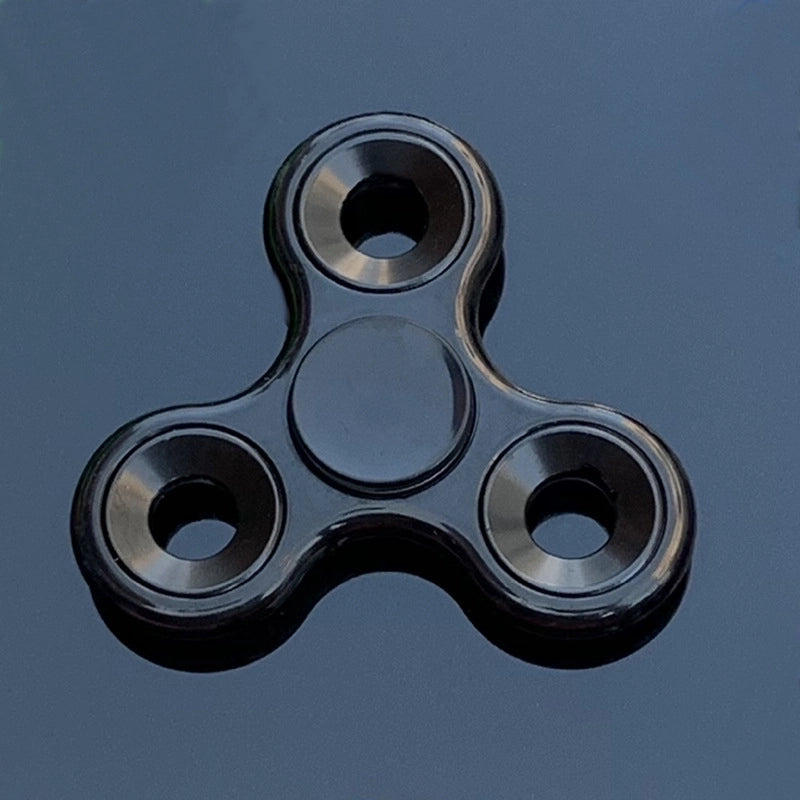 Fashion Solid Color Three-leaf Bracket Fingertip Gyro Toy