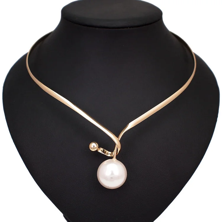 Pearl large necklace