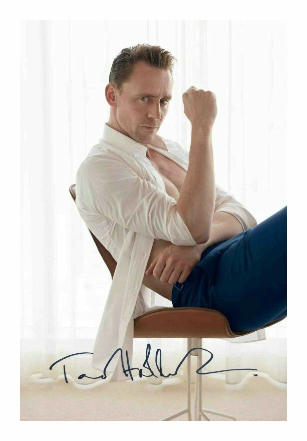 TOM HIDDLESTON AUTOGRAPH SIGNED PP Photo Poster painting POSTER