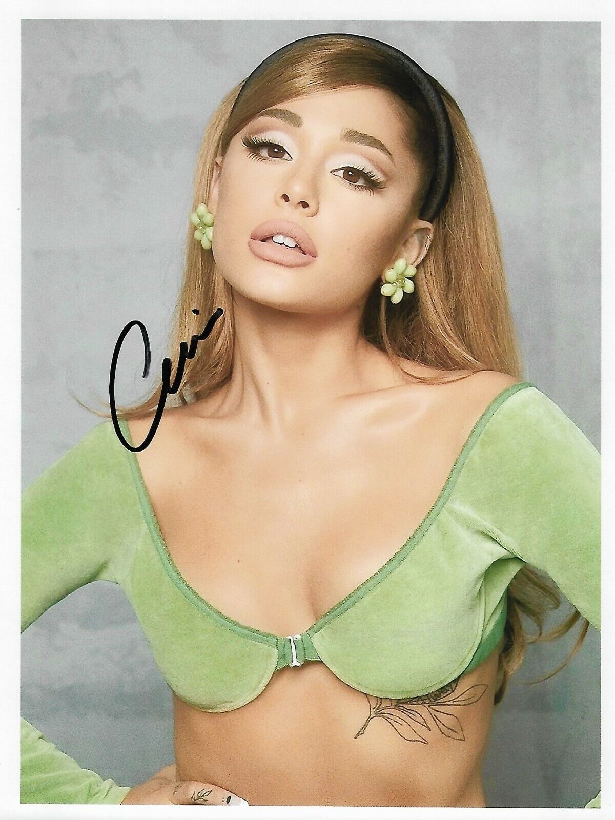 Ariana Grande Signed Autographed 8x10 Photo Poster painting incl. COA