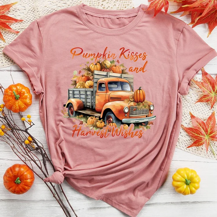 Pumpkin kisses and harvest wishes Round Neck T-shirt-0018902