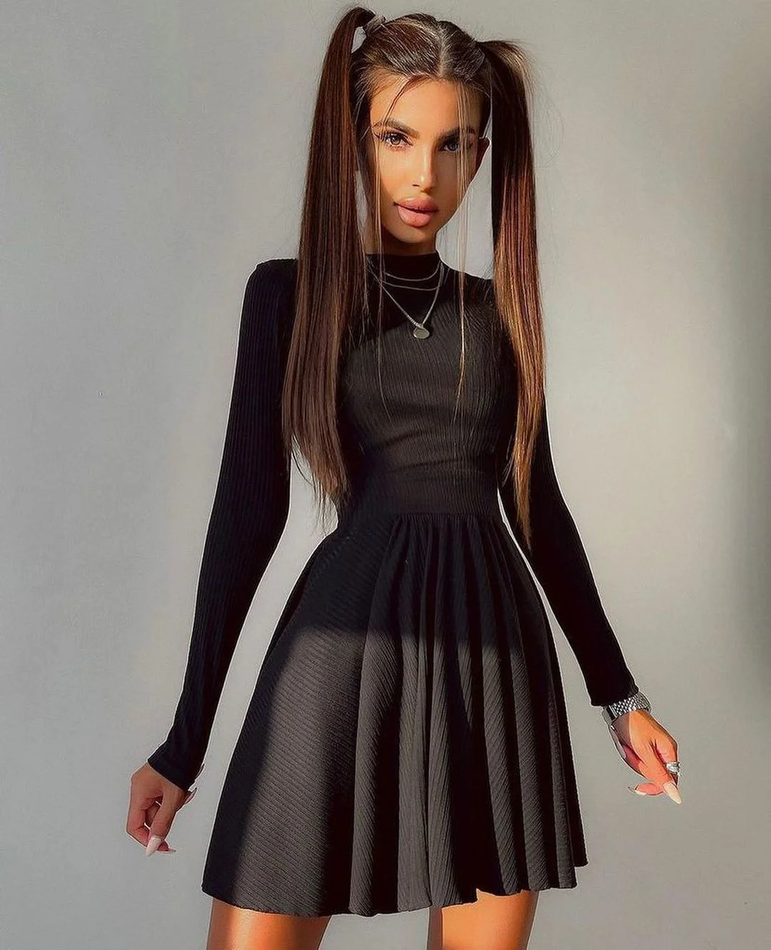 Uveng Uveng New Women's Hot Girl Wind Pure Color Round Collar Back Hollow A Word Skirt Long Sleeve Dress