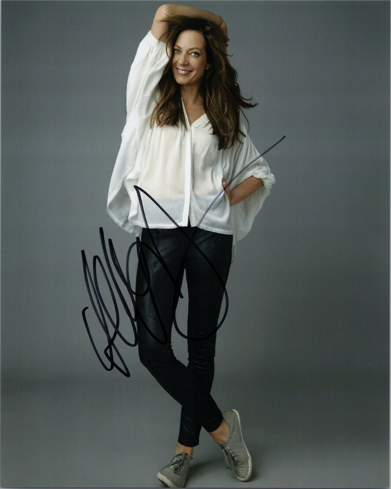 ~~ ALLISON JANNEY Authentic Hand-Signed MOM