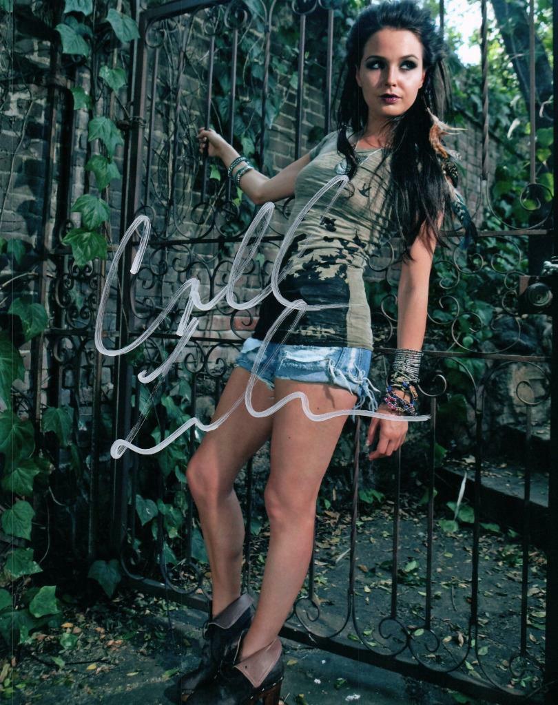 Camilla Luddington signed 8x10 Picture autographed Photo Poster painting with COA