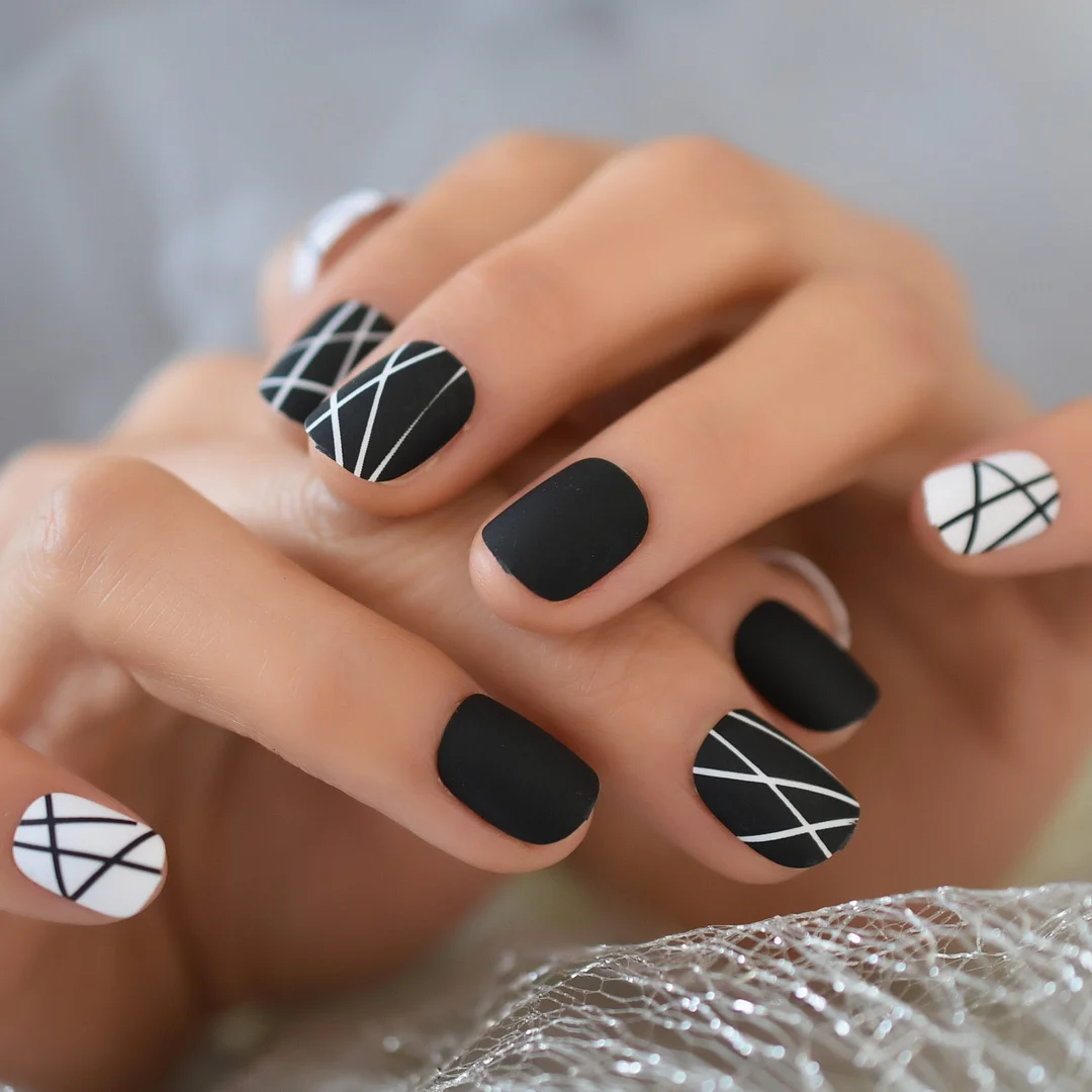 Matt Black Fake Nails Visible Trails of Planets Faux Ongle Square Press On Finger Manicure with Adhesive Tabs 24-Nail Inspo