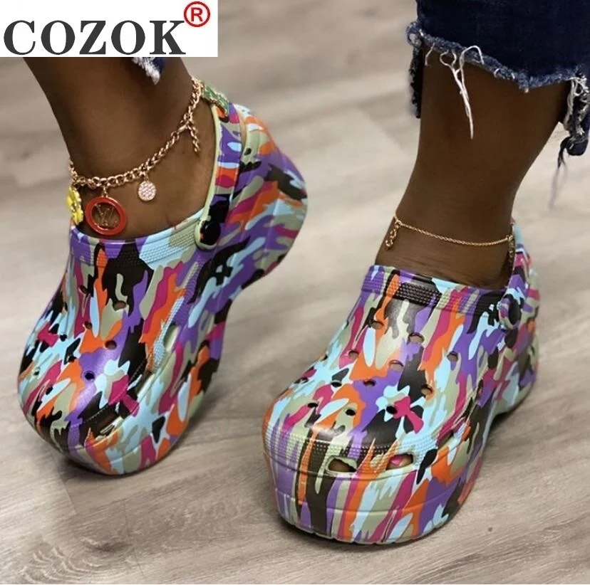 INS Hot Popular Serpentine Small Hole Women Sandals Cute Slippers Platform Thick Bottom Back Strap Summer Ladies Casual Shoes