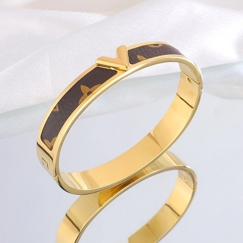 Retro French Style Classic Style V Shape 304 Stainless Steel Bangle In Bulk