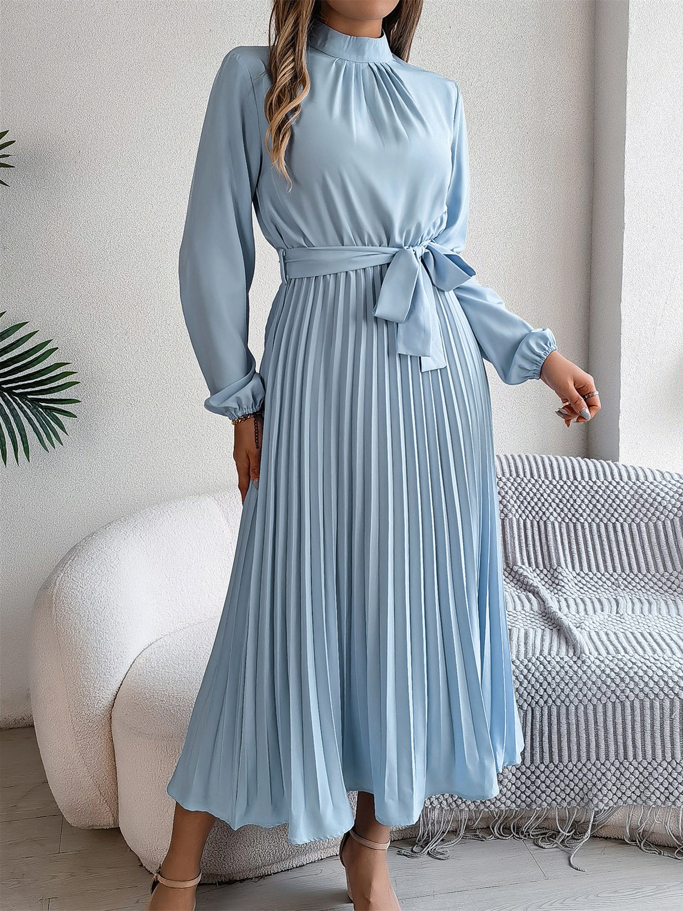 Women's Long Sleeve Scoop Neck Solid Color Lace-up Midi Dress
