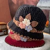 Chapeau seau en crochet &agrave; fleurs vintage