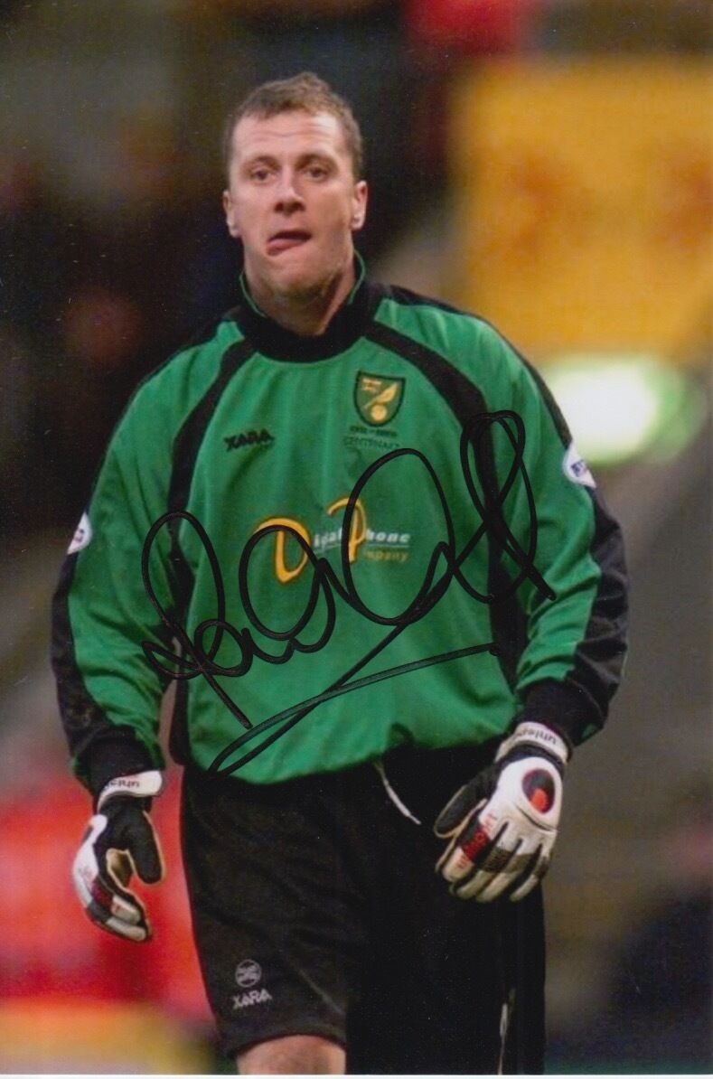 NORWICH CITY HAND SIGNED PAUL CRICHTON 6X4 Photo Poster painting 1.