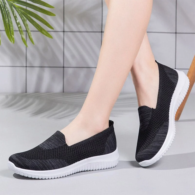 Female Walking Shoes Mesh Breathable Casual Women Sneakers Slip-On Sock Vulcanized Shoes Autumn Light Knitted Ladies Loafers New