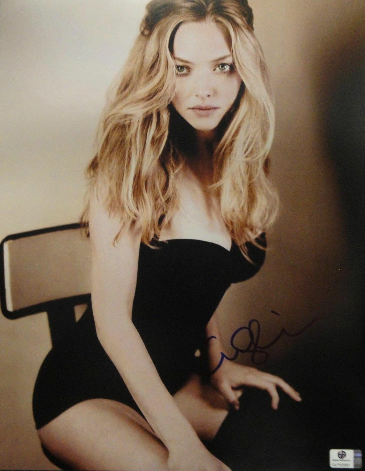 Amanda Seyfried Hand Signed Autographed 11x14 Photo Poster painting Sexy Gorgeous JSA U16409