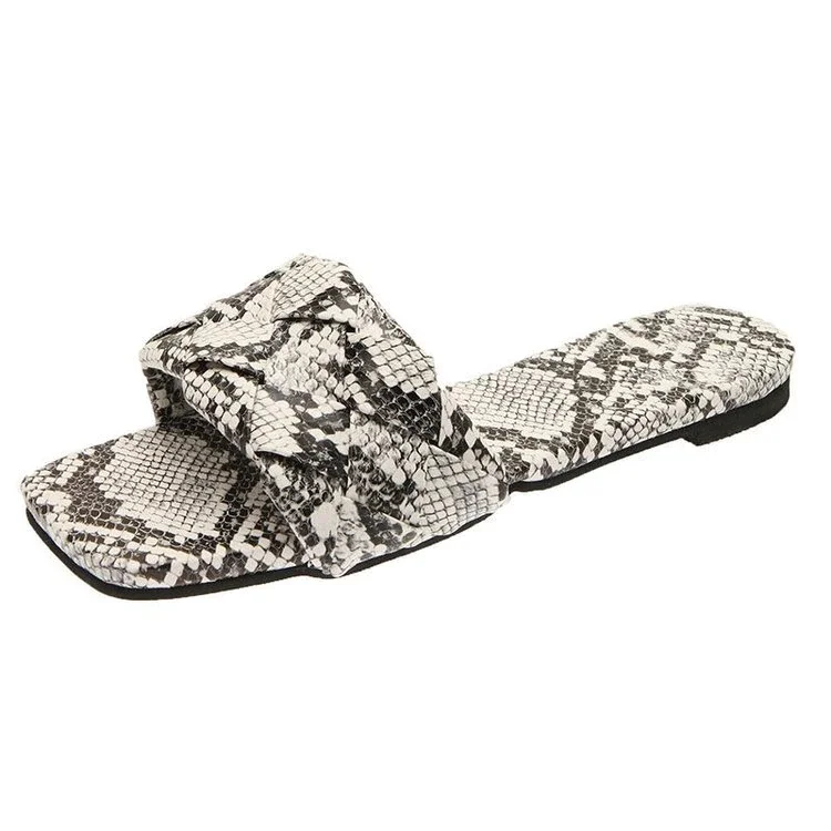 Qengg Women Slippers 2022 Summer Plus Size Fashion Closed Toe Sandals Women Snake Print Flat Slippers Women Weave Square Head Slippers