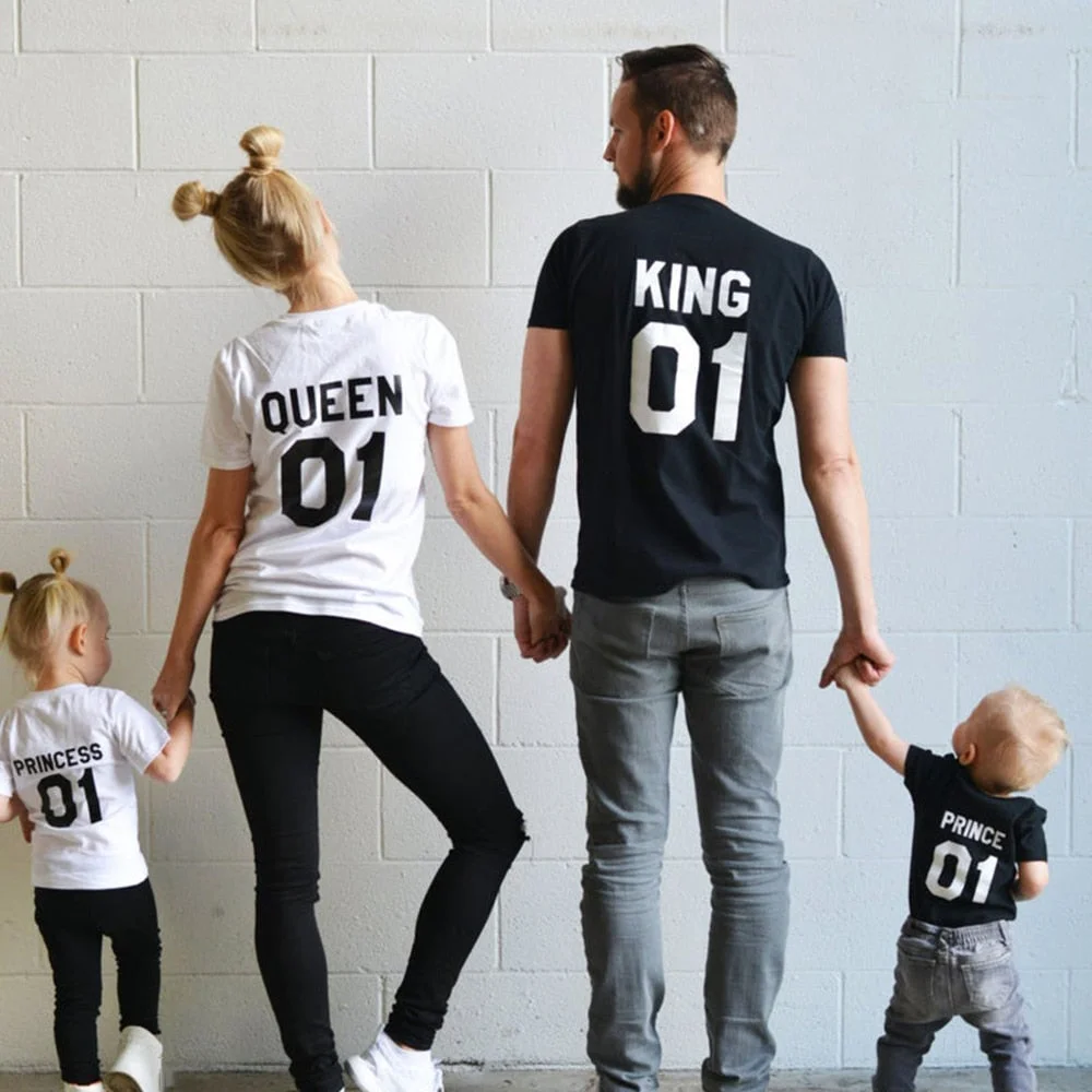 1pcs Family Team T-shirts King Queen Prince Princess 01 Father Mother Daughter Son Matching Shirts King and Queen Shirts Outfits
