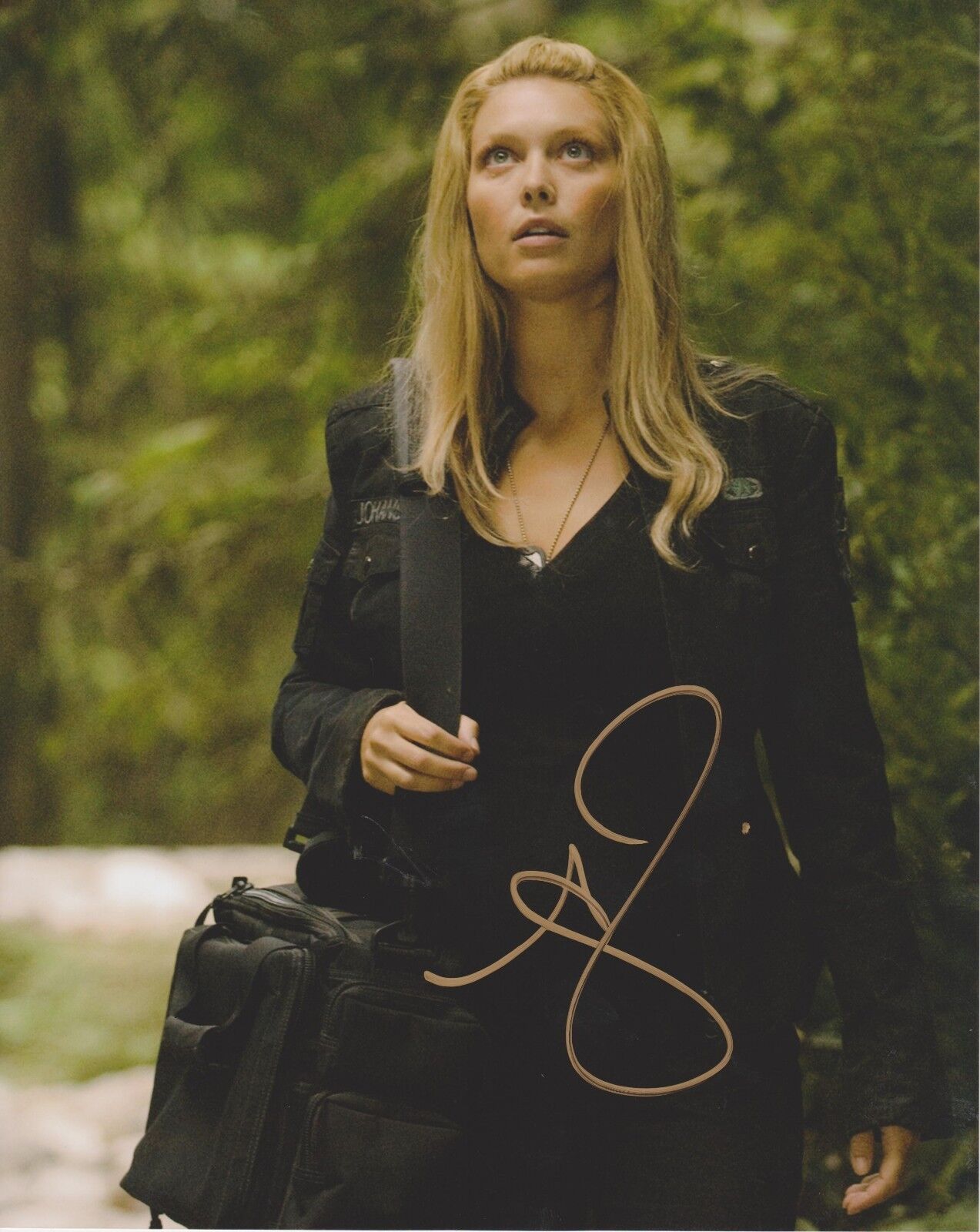 Alaina Huffman Signed 8x10 Photo Poster painting - SGU Stargate Universe BABE - RARE!!! #5