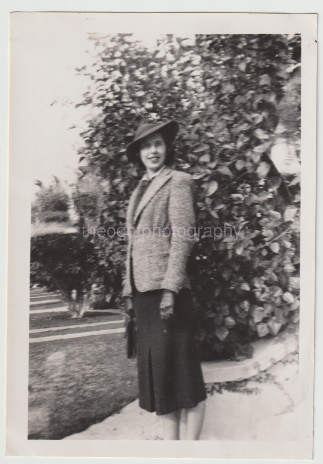 FOUND Photo Poster painting Lady On Brando St. HAT Los Angeles CaliforniaP 22 36