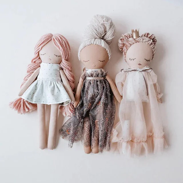 PDF Princess Doll With【3 Hairstyles, 3 Dresses, 4 Face Templates】Pattern