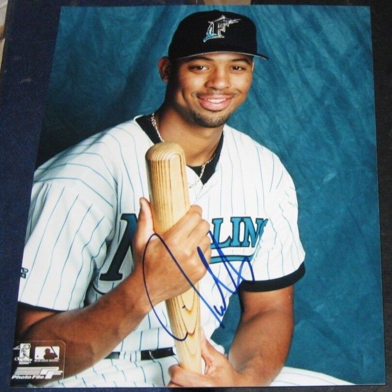 Derrek Lee Florida Marlins SIGNED AUTOGRAPHED ROOKIE Photo Poster painting FILE 8x10 Baseball