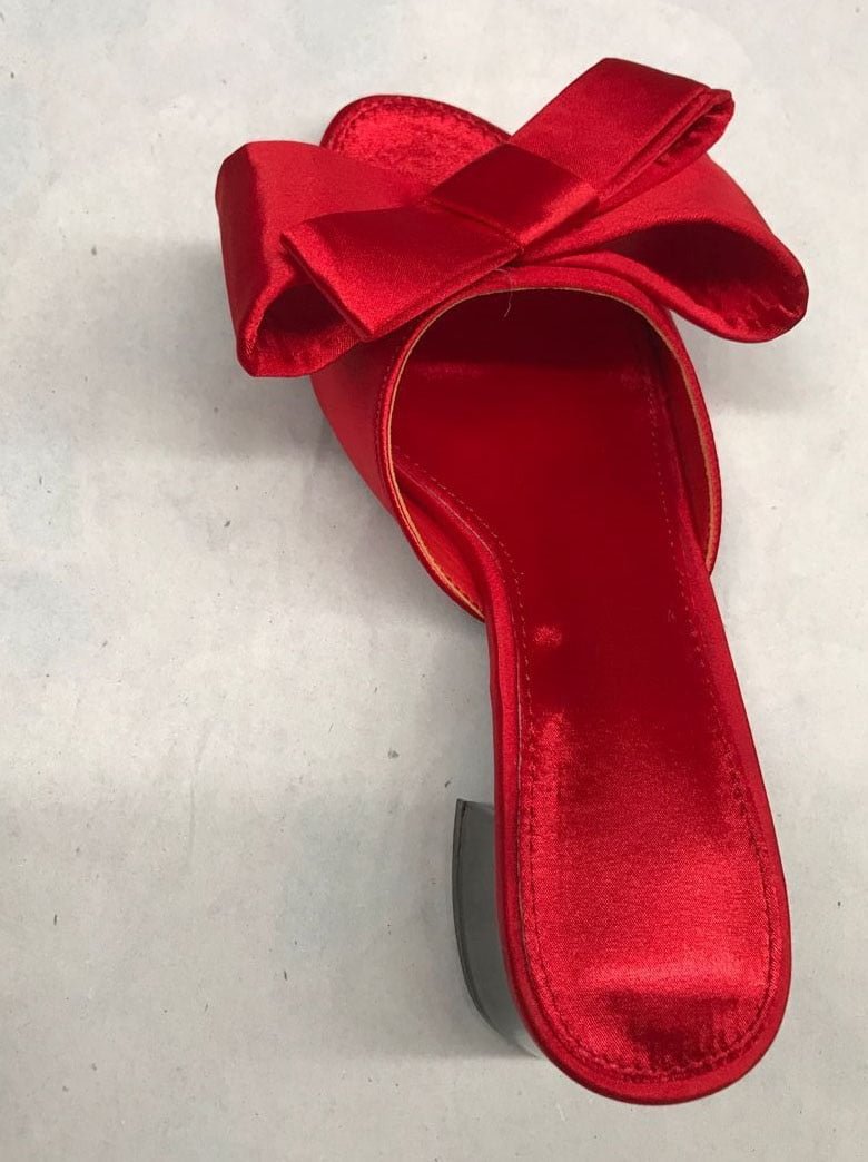 Wearing flat slippers women's shoes 2019 Korean version of the summer new large bow satin round head sandals Wild half slippers