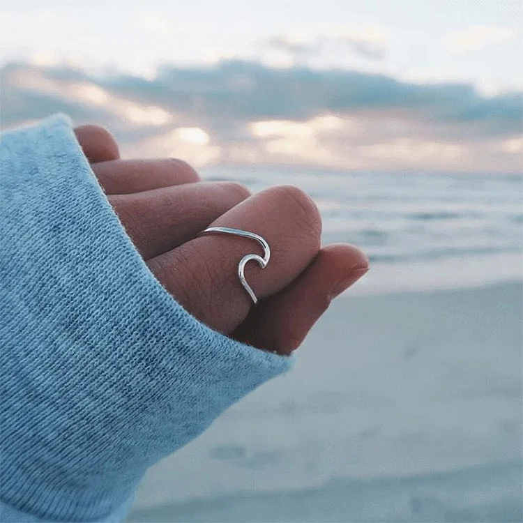 Simple Wave Ring | 168DEAL