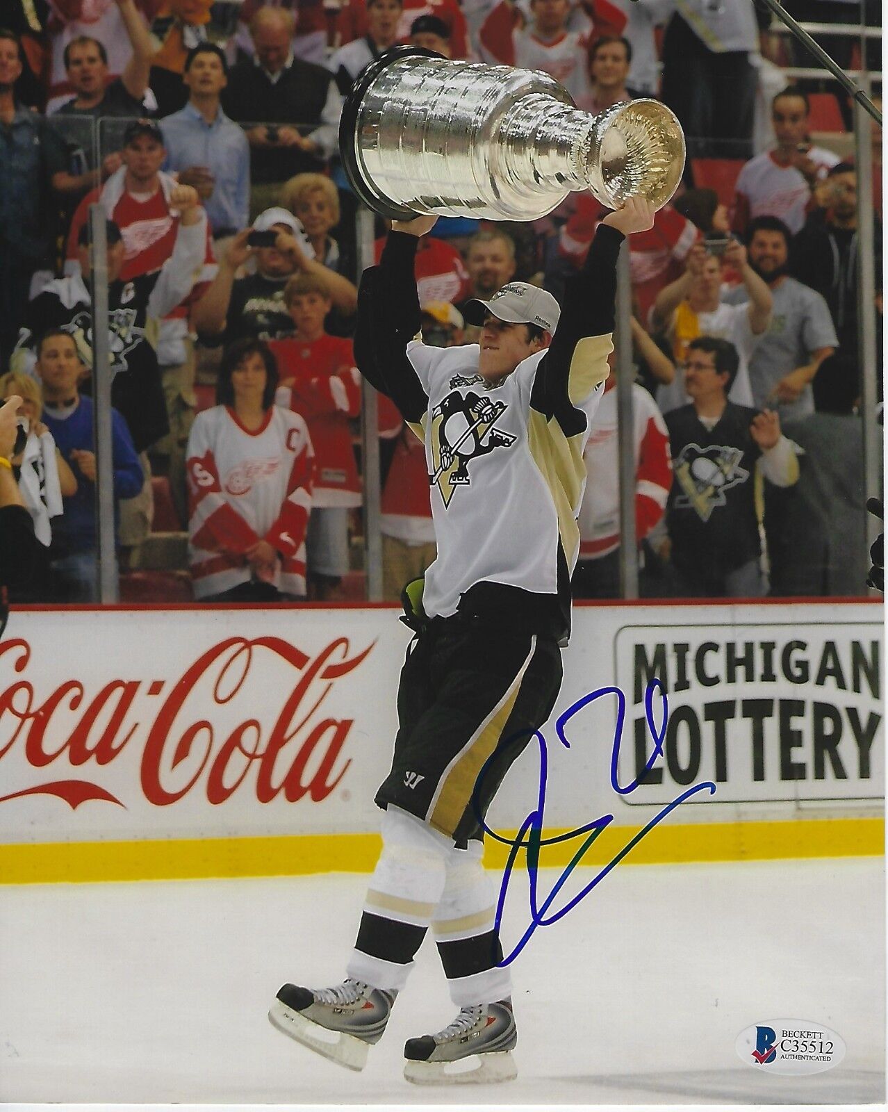 EVGENI MALKIN Signed Pittsburgh PENGUINS STANLEY CUP 8x10 Photo Poster painting w/ Beckett COA