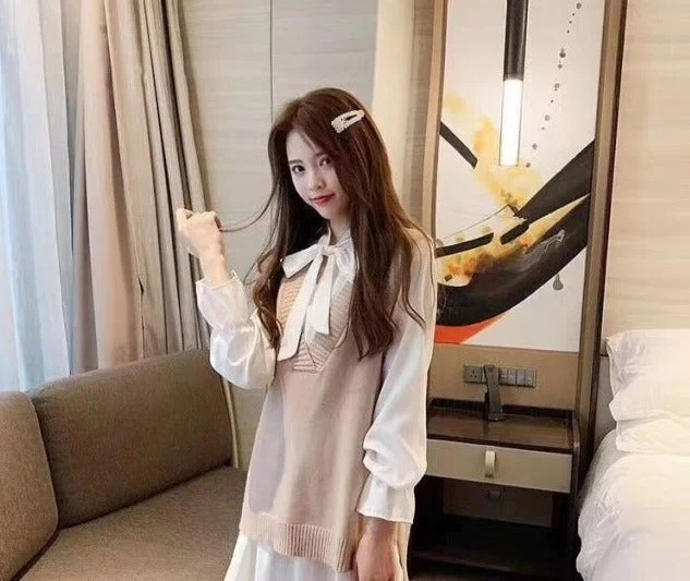 Sweater Vest Women Solid V-neck Loose Plus Size 3XL Simple Classic Elegant Office Ladies Vests Ulzzang Chic Leisure New Knitting