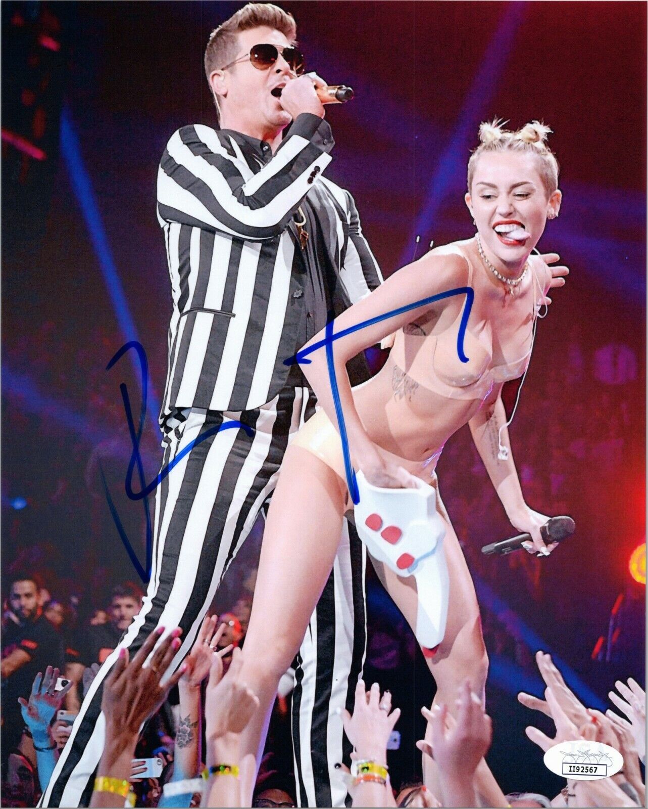 ~ ROBIN THICKE Authentic Hand-Signed MTV w/ Miley