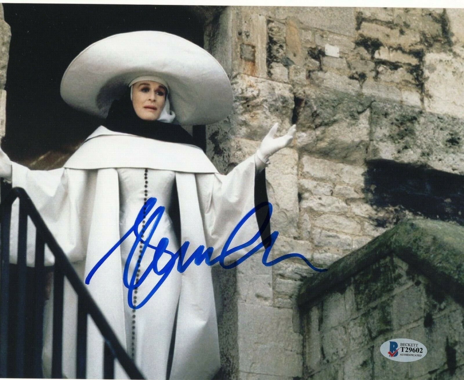 Glenn Close Signed 101 Dalmatians 8x10 Photo Poster painting w/Beckett COA T29602