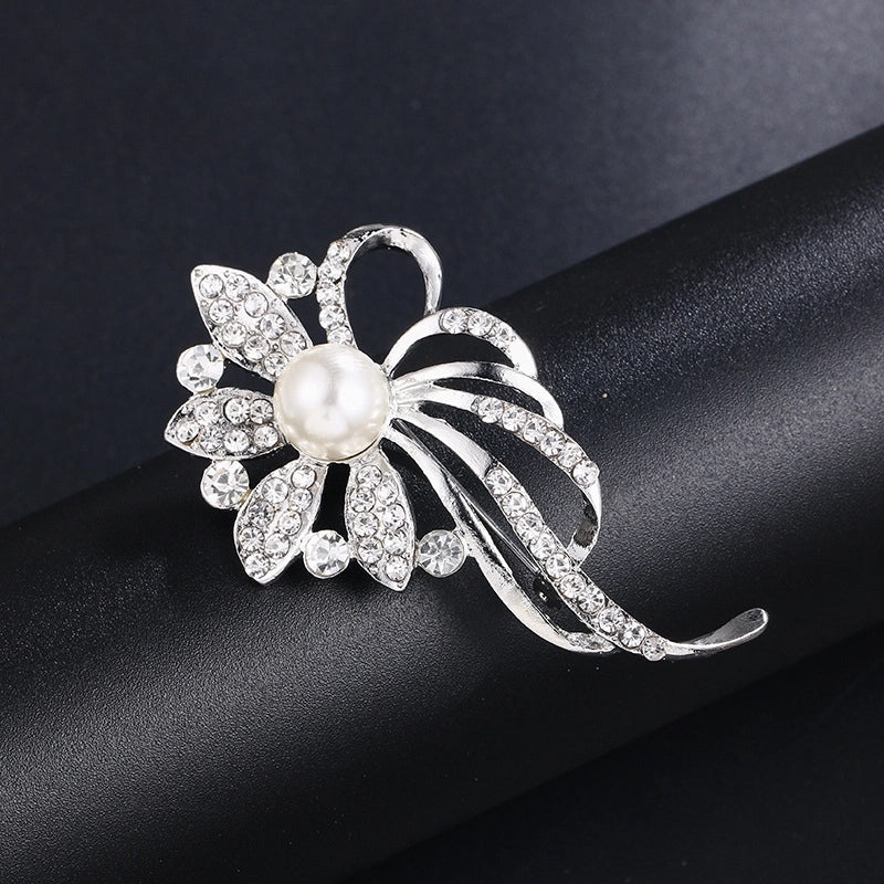 Elegant Pin Leaf Flower Butterfly Alloy Plating Inlay Rhinestones Pearl Women’S Brooches