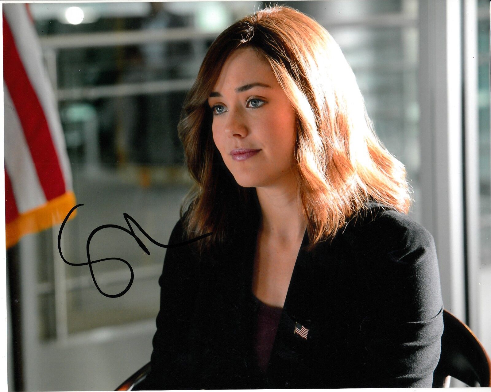 MEGAN BOONE SIGNED THE BLACKLIST Photo Poster painting UACC REG 242 (4)