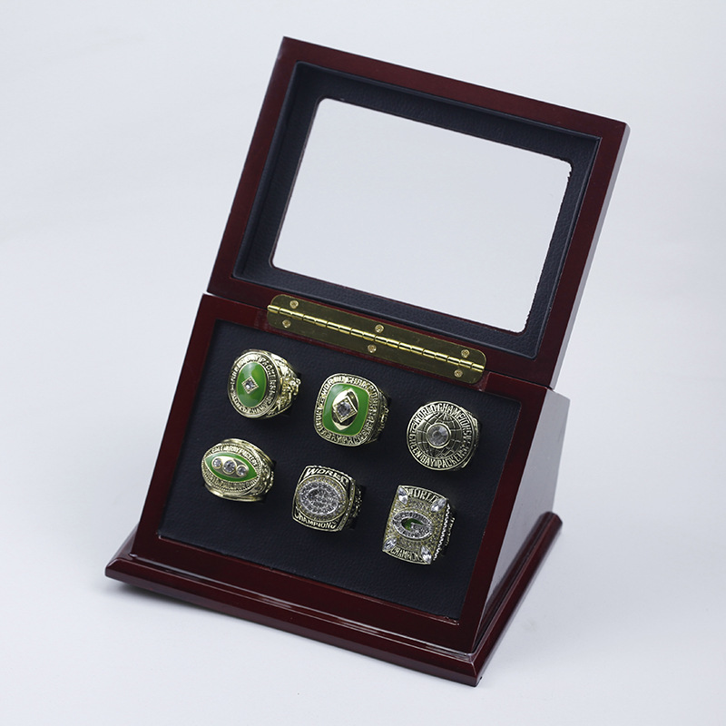 Green Bay Packers - Championship Super Bowl 7 Ring Set With Wooden