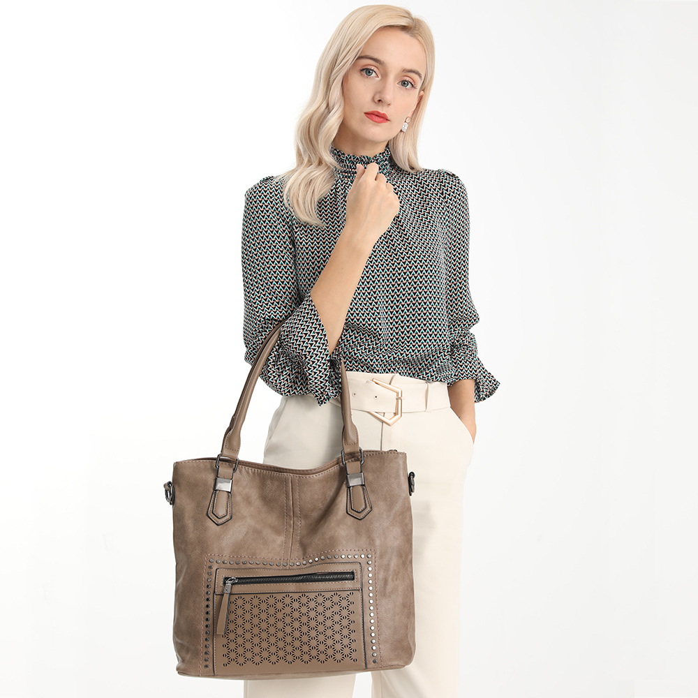 Large Capacity Autumn And Winter Retro Niche Shoulder Bag