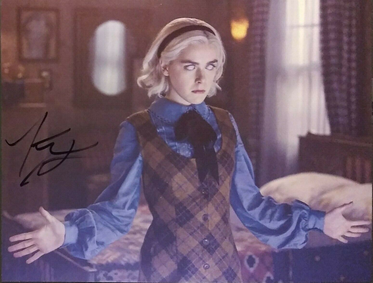 Kiernan shipka signed 8x10