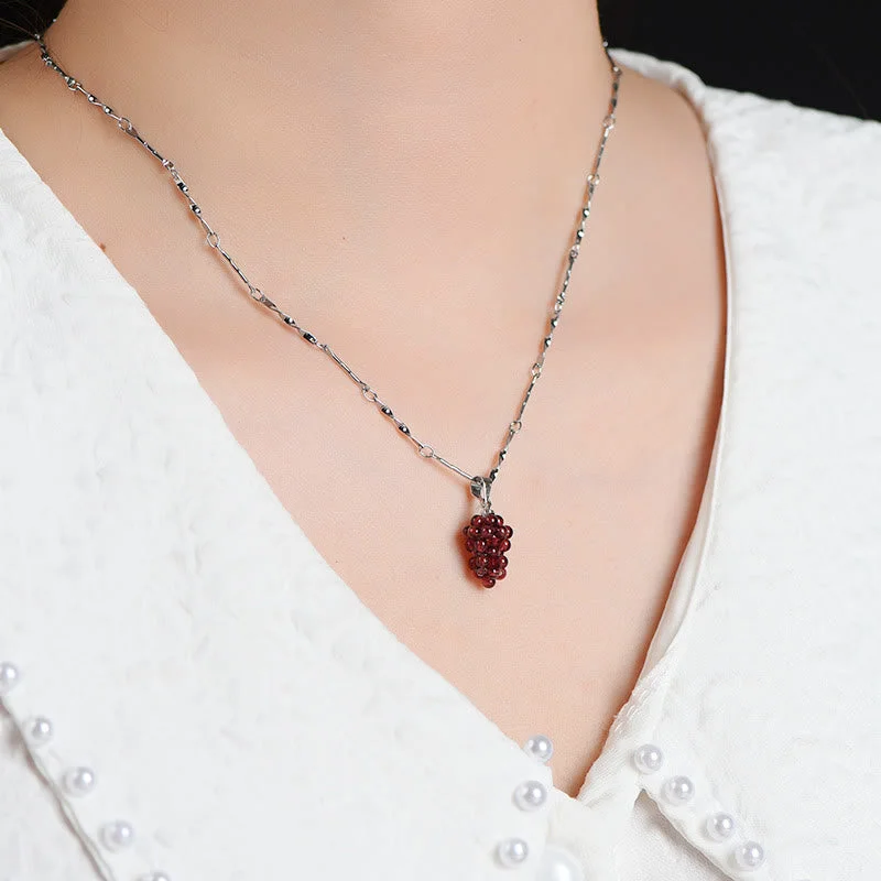 Natural Garnet Red Agate Black Onyx Protection Necklace Pendant