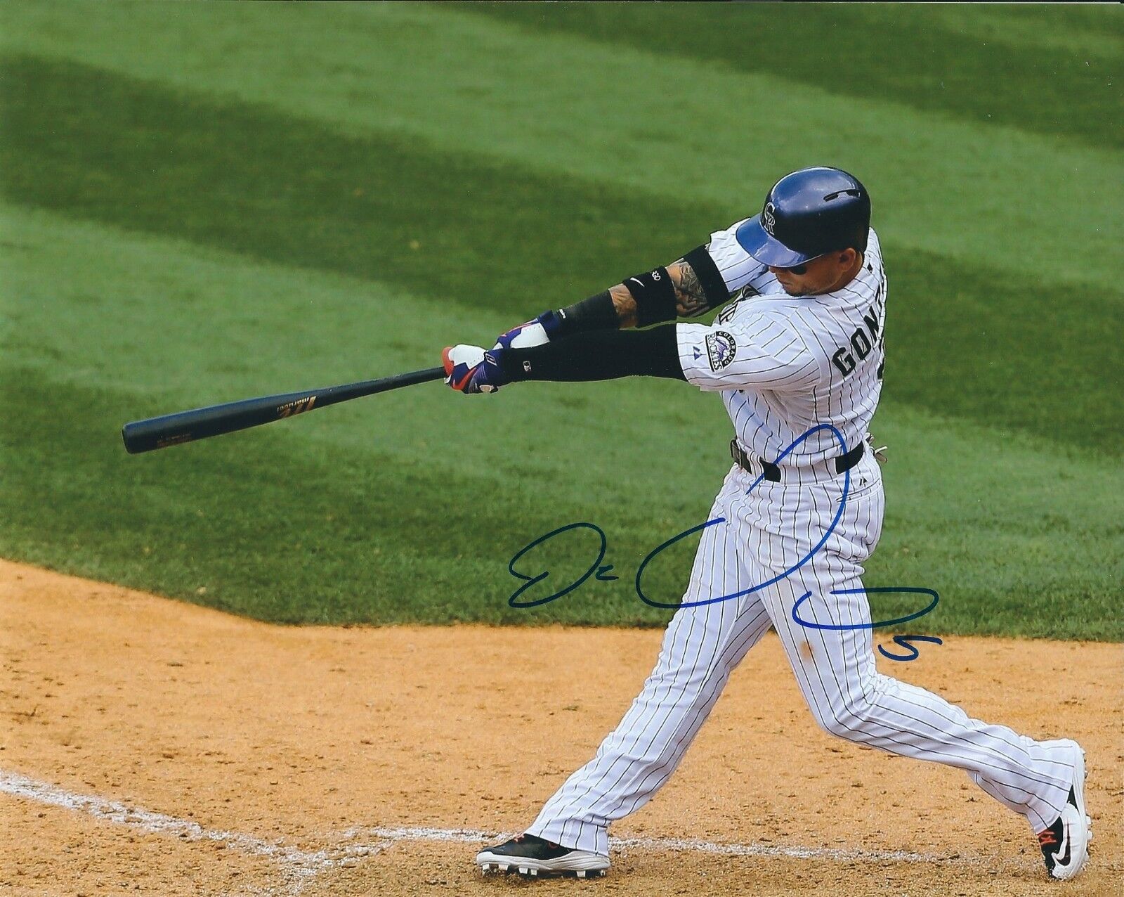 AUTOGRAPHED 8x10 CARLOS GONZALEZ Colorado Rockies Photo Poster painting W/COA