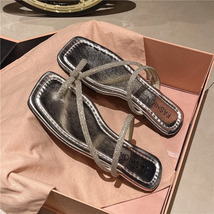 Uveng Uveng Feng Shui Diamond Cool Slippers Women Wear 2024 Summer New Soft Bottom Head With Skirt Students Beach Sandals