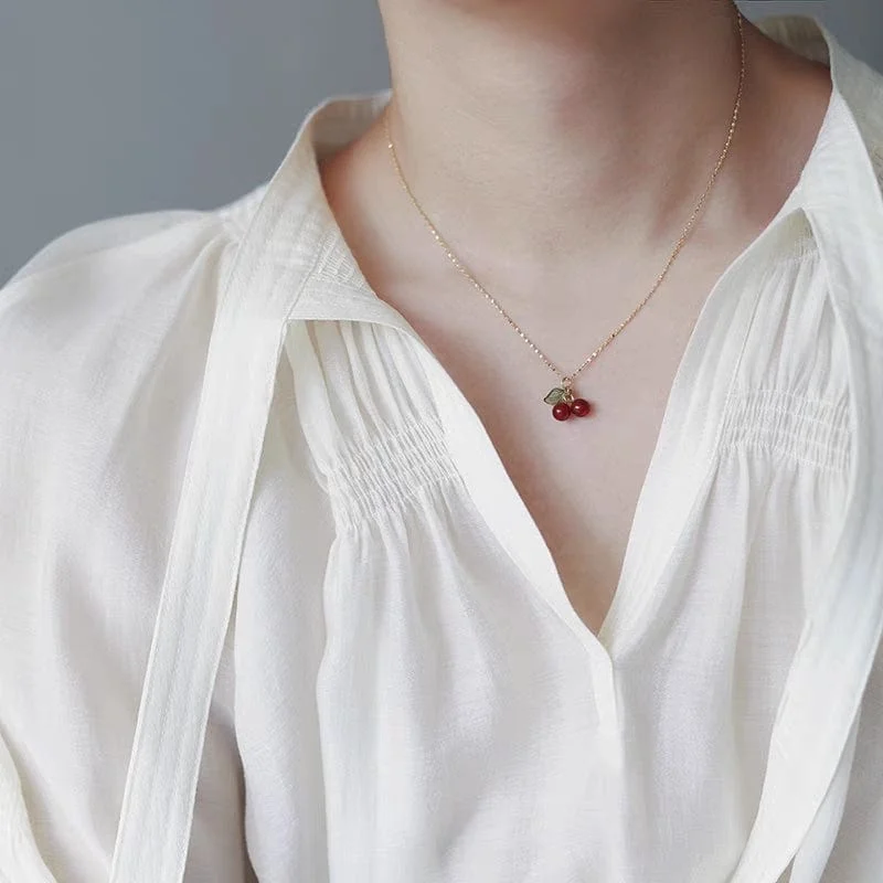 Eelgant Handmade Crystal Cherry Pendant Necklace