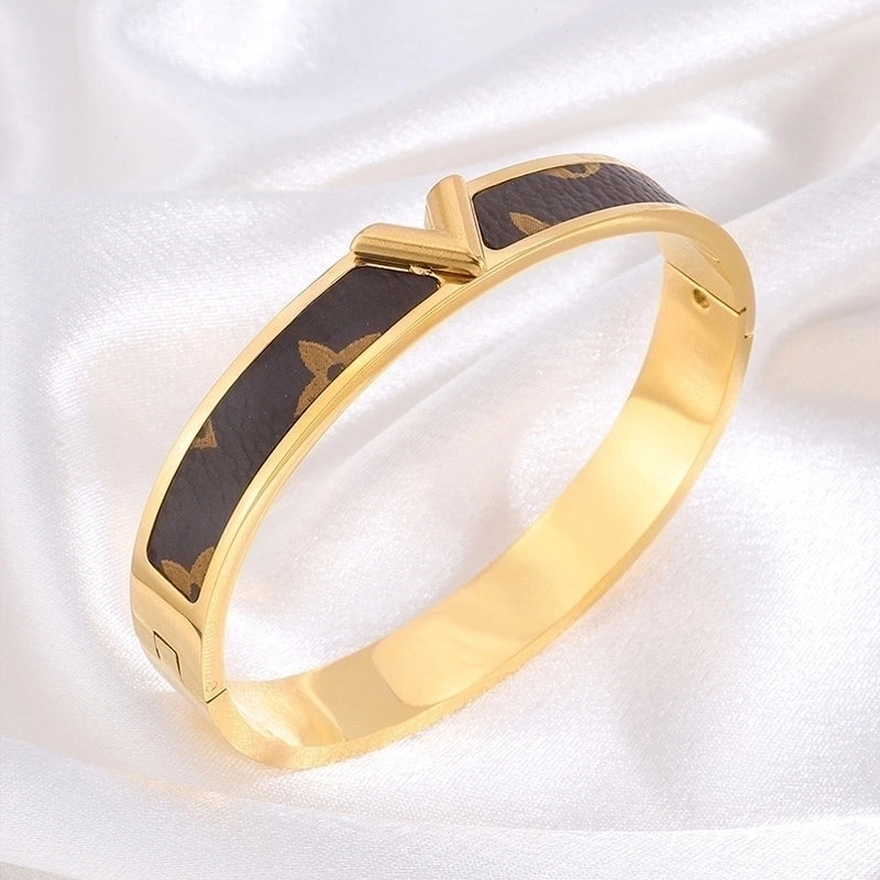 Retro French Style Classic Style V Shape 304 Stainless Steel Bangle In Bulk