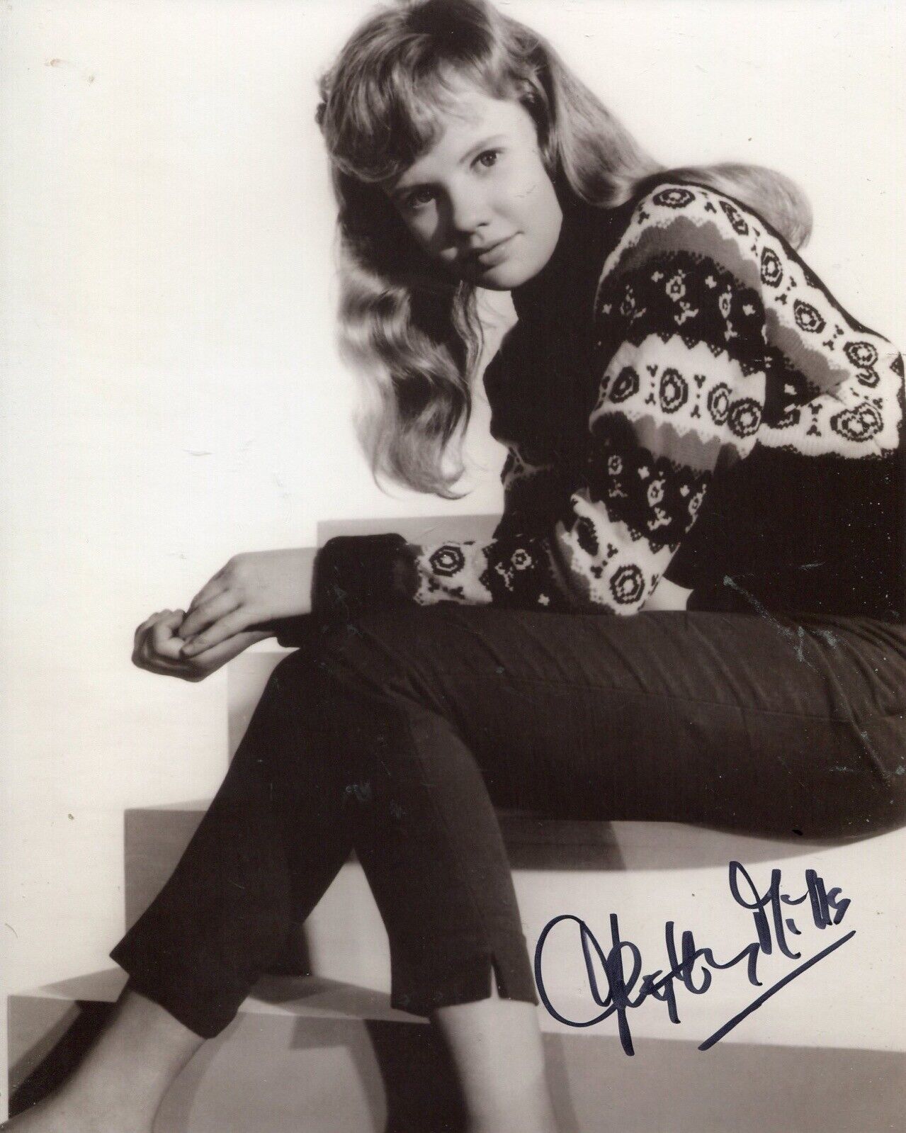 Actress HAYLEY MILLS signed 8x10 Photo Poster painting - In Person signing Ref25