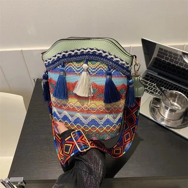 Women’s Medium Special Geometric Basic Ethnic Style Tassel Bucket Zipper Bucket Bag