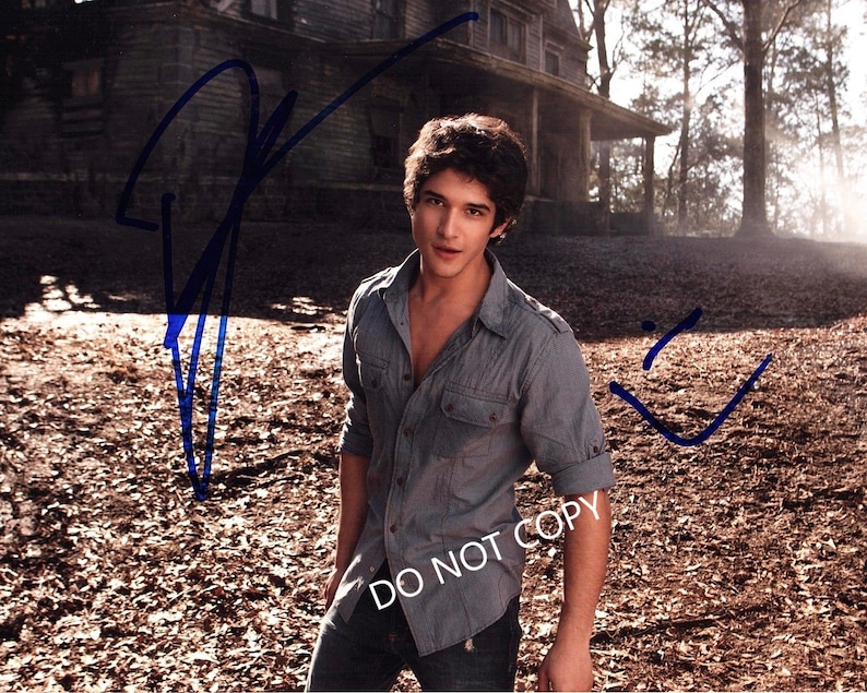 TYLER POSEY Teen WOLF 8 x10 20x25 cm Autographed Hand Signed Photo Poster painting