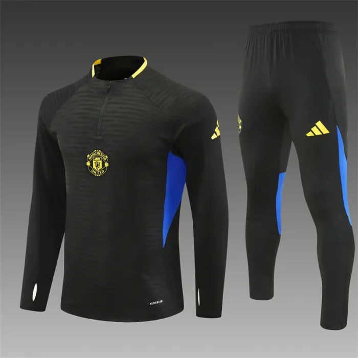 Manchester United 25/26 half-length training jersey