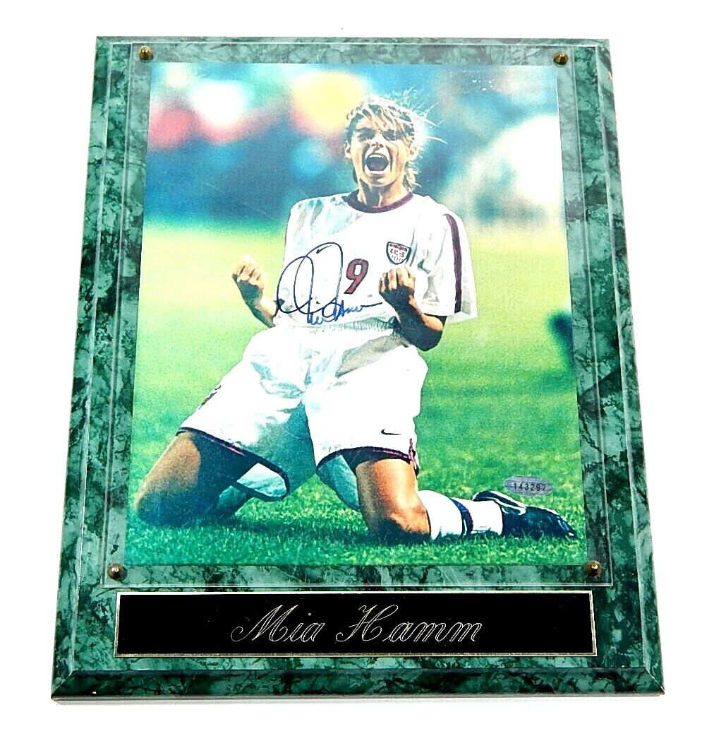 Mia Hamm autographed signed 1999 US Women's World Cup 8x10 Photo Poster painting plaque STEINER