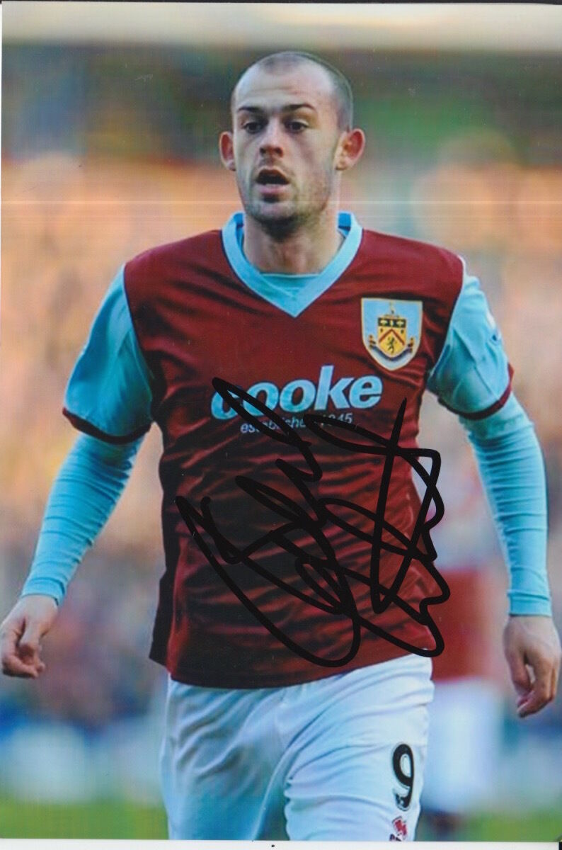 BURNLEY HAND SIGNED STEVEN FLETCHER 6X4 Photo Poster painting.