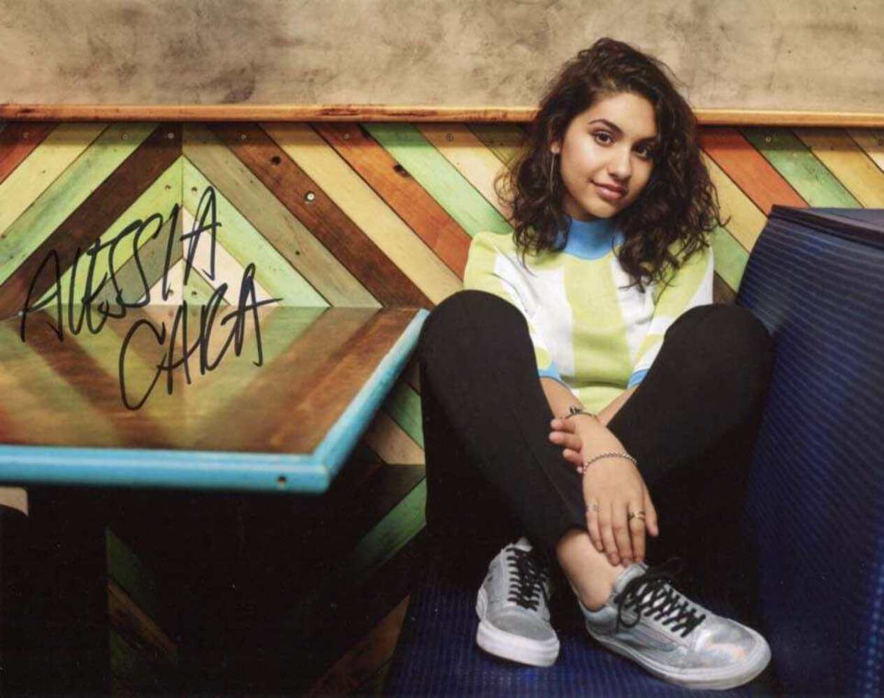 SINGER_SONGWRITER Alessia Cara autograph, IP signed Photo Poster painting