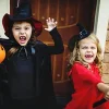 Crocs de vampire r&eacute;tractables pour Halloween